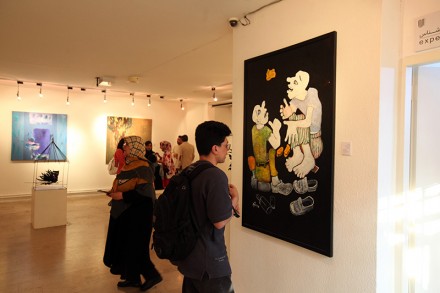 عکس؛ افتتاح سومین نمایشگاه «ماه دوم» منتخبی از آثار هنرمندان برجسته ایران در نگارخانه لاله